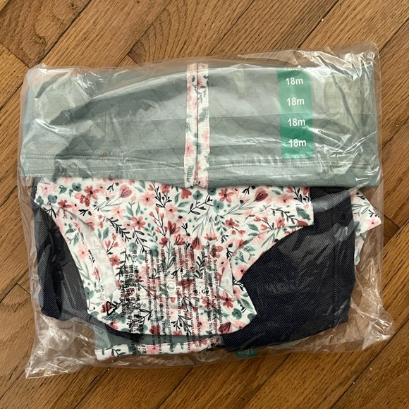 Carter’s Infant 3-piece Vest Set, Flowers - Picture 5 of 5